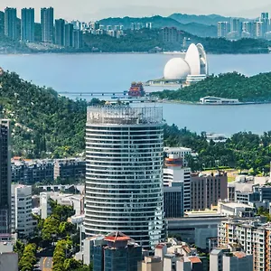 Crowne Plaza Center By Ihg - Offers Free One-way Shuttle To Chimelong Ocean Kingdom Zhuhai